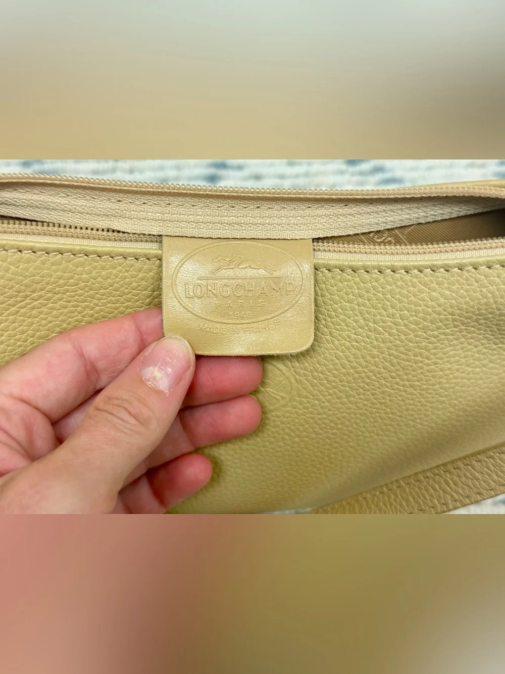 LONGCHAMP Vintage Y2K Beige Pebbled Leather Baguette Crossbody Made In France